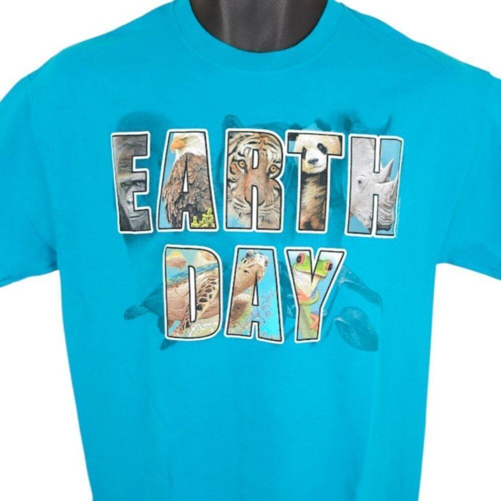Earth Day T Shirt Mens Size Medium Blue Gorilla Eagle Tiger Panda Rhino Turtle